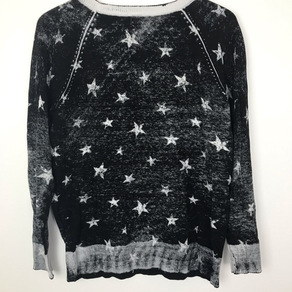 torrid 00X Black and White Star Print cut out Sweater - Picture 3 of 8